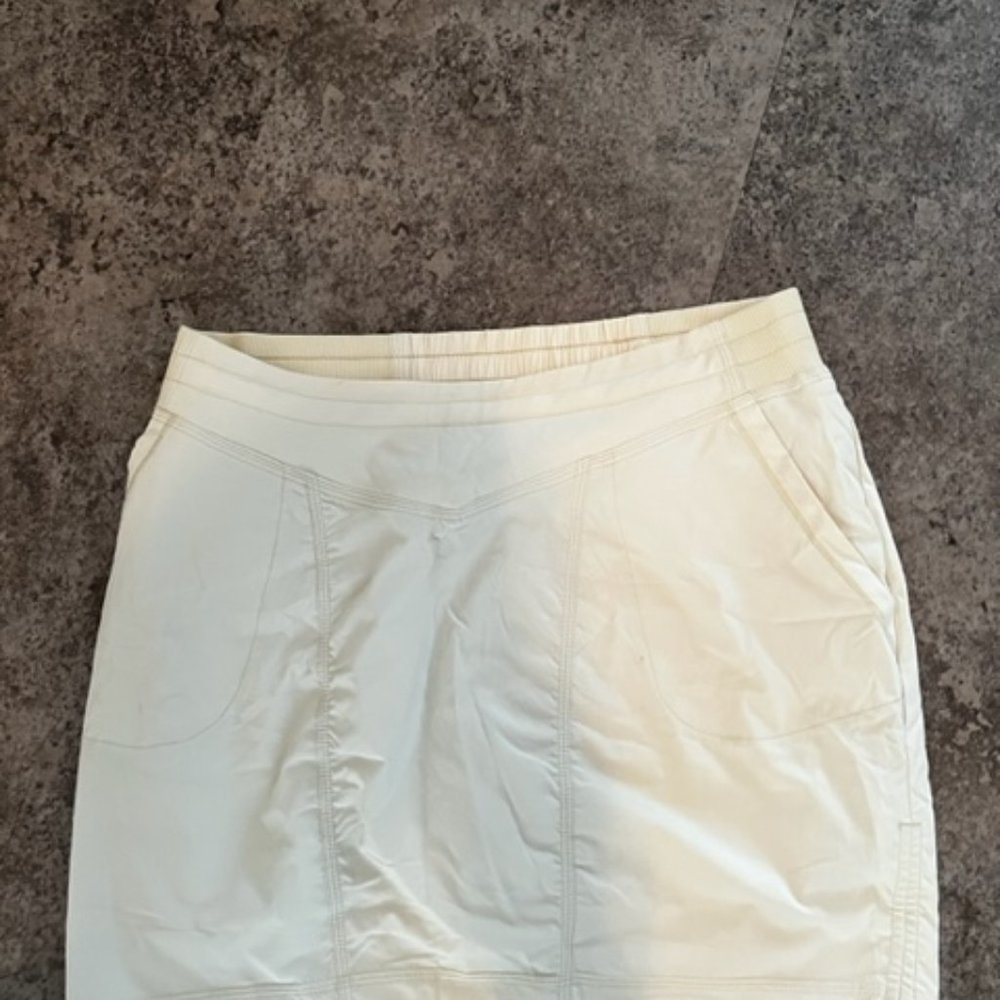 Cream Colored stretchy skort by "Indyeva - Size M